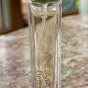 Aroma 360 Green Woman’s Perfume 
Purse size spray. 10 ml/0.34 oz